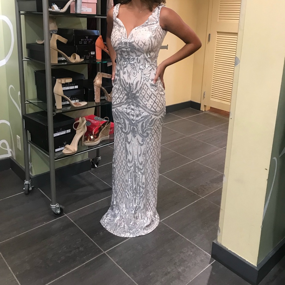Beautiful Gown for Prom or Event!!